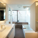N-House / Takato Tamagami - Sink, Lighting, Bathroom