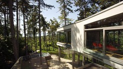 Summer house on pillars / munkacsoport.net