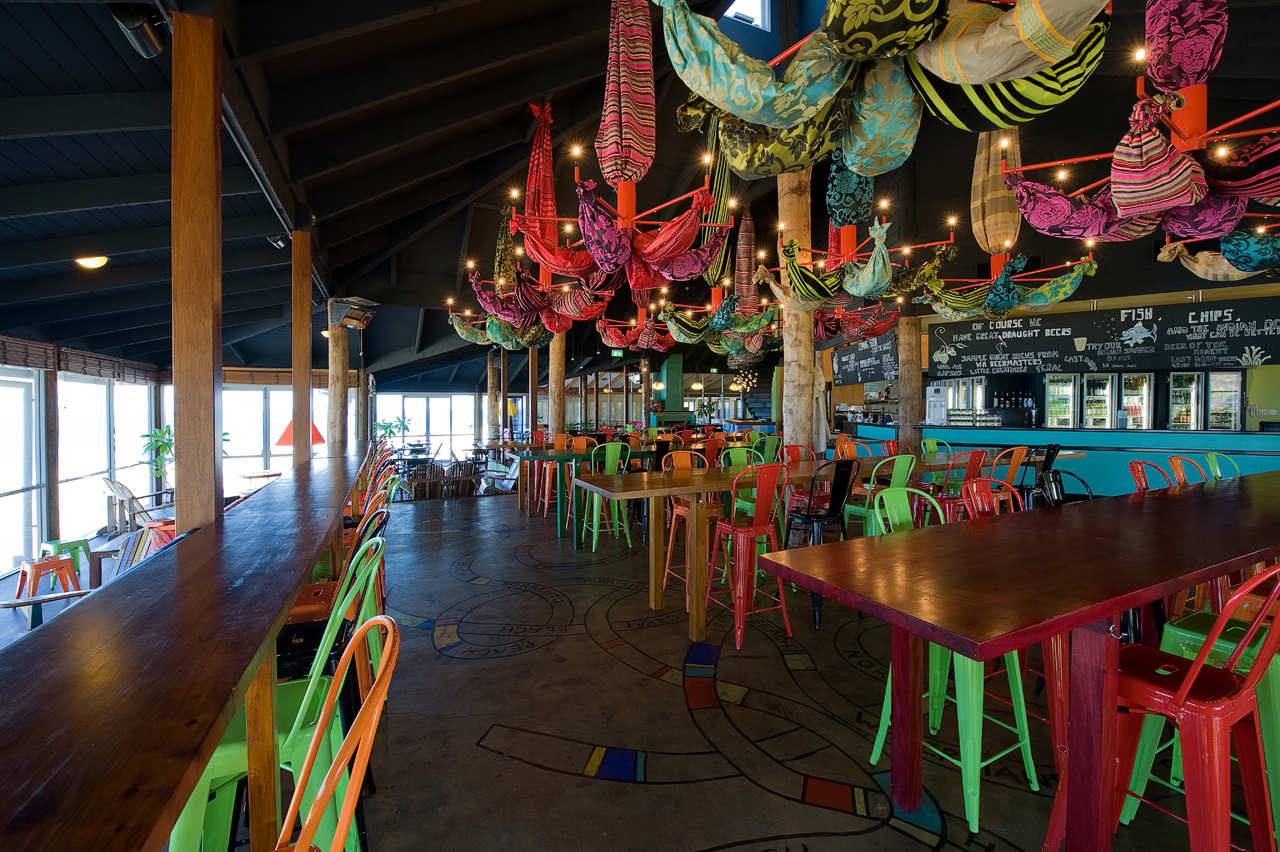 Gallery of Clancy's Fish Bar City Beach / Paul Burnham Architect 2