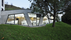 Stamboldžioski牙医诊所 / Enota