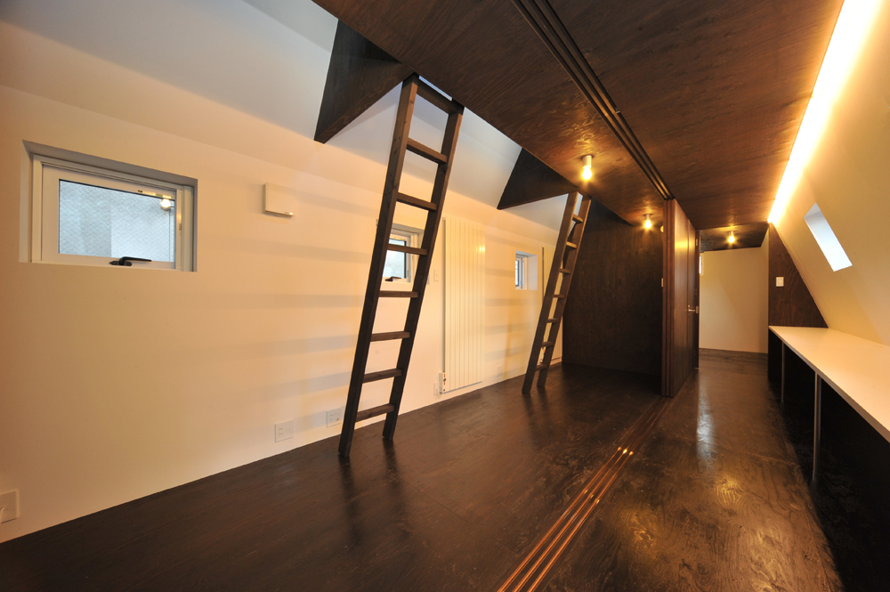 Gallery of ASH House / I.R.A. 11