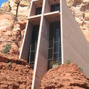 AD Classics: Chapel of the Holy Cross / Richard Hein - Facade
