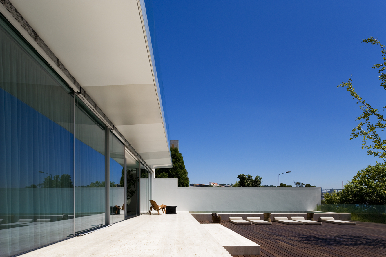 Gallery of House in Foz do Douro II / José Carlos Cruz 3