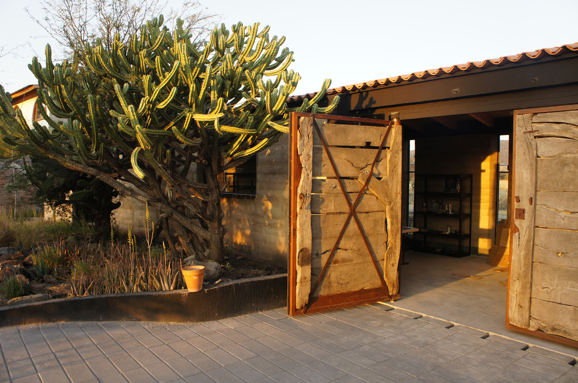 Gallery of Studio House Sabinos / Juan Carlos Loyo Arquitectura 26