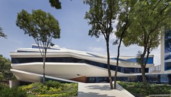 Roberto Cantoral文化中心 / Broissin Architetcs