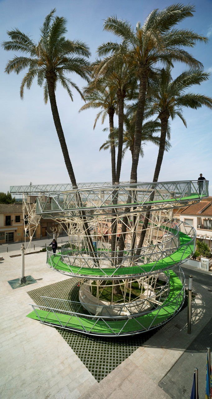 Variation Guggenheim 3 / Joaquín Alvado Bañón - Jardín, Fachada, Balcón