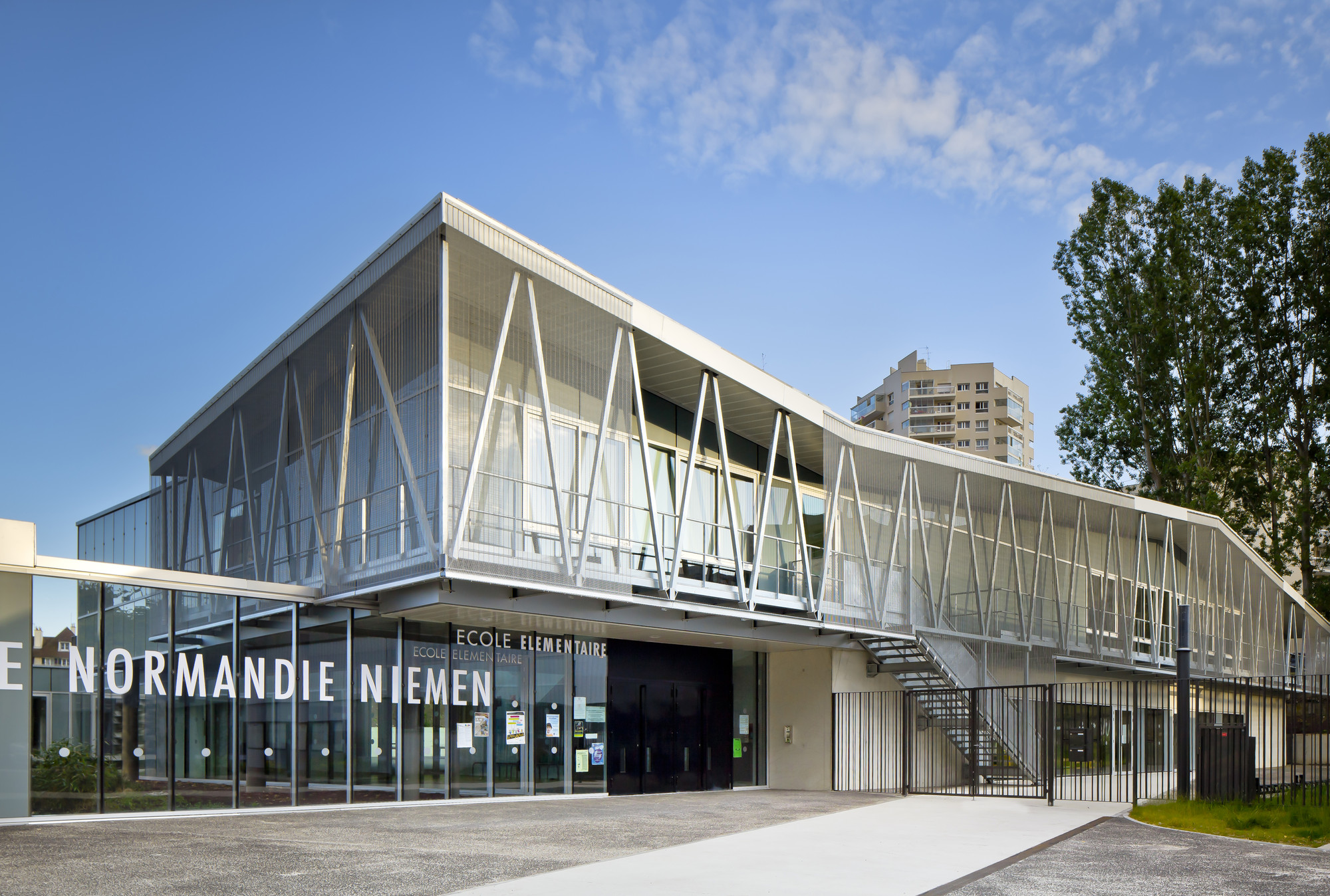 Groupe Scolaire Normandie-Niemen / Gaetan Le Penhuel Architectes, © Sergio Grazia