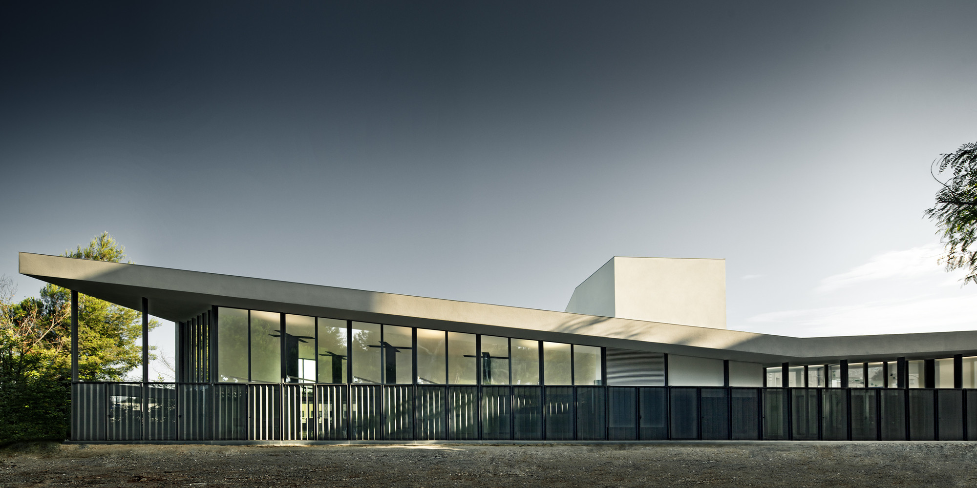 Gallery of El Pinar / Roldán + Berengué 11