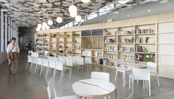 A Circle in a Square / Binocle