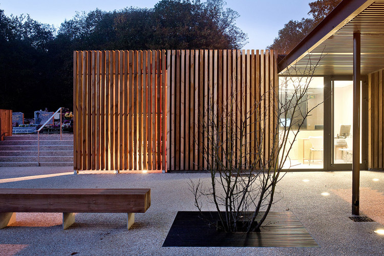 Velizy Cemetery / Philippe Harden + Olivier Rozé Architects - Bench, Patio, Courtyard