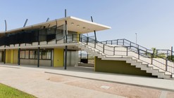 多用途大厦 / Vahos Arquitectura