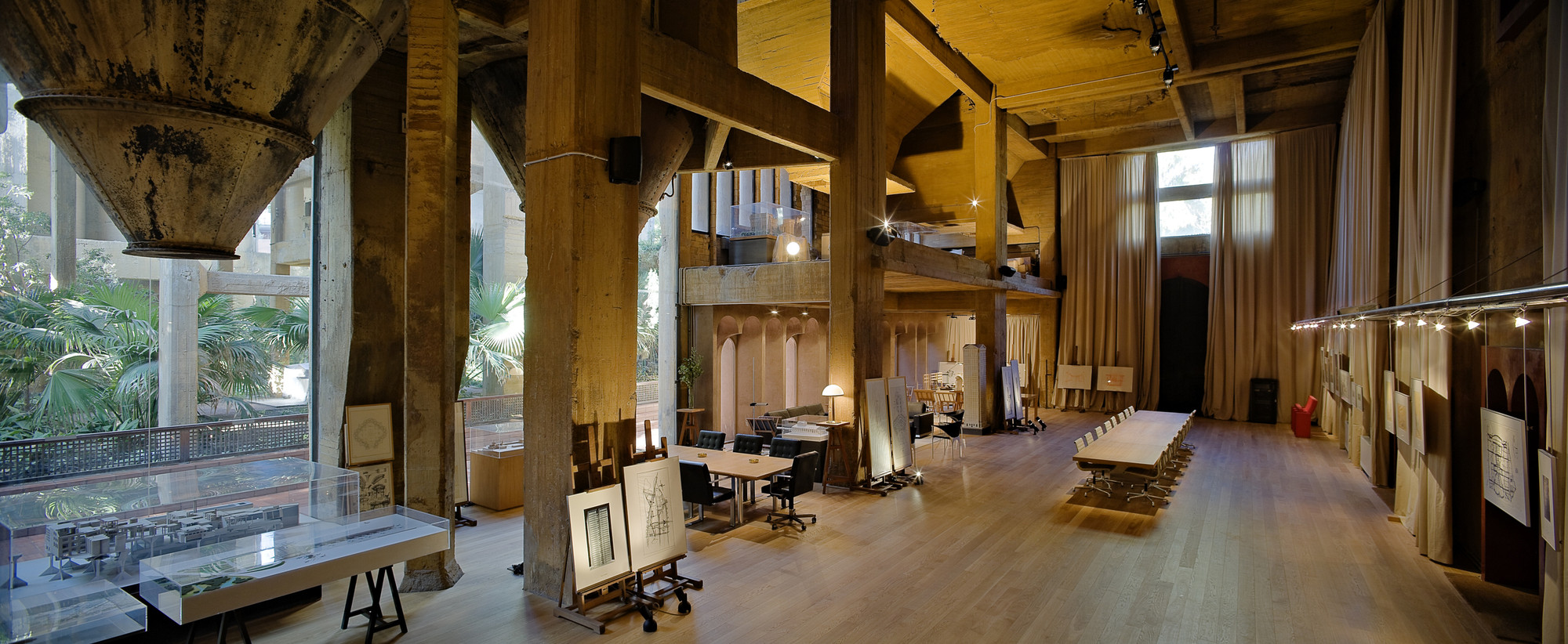 Ricardo_Bofill_Taller_Arquitectura_SantJustDesvern_Barcelona_Spain_WorkSpace_(2).jpg