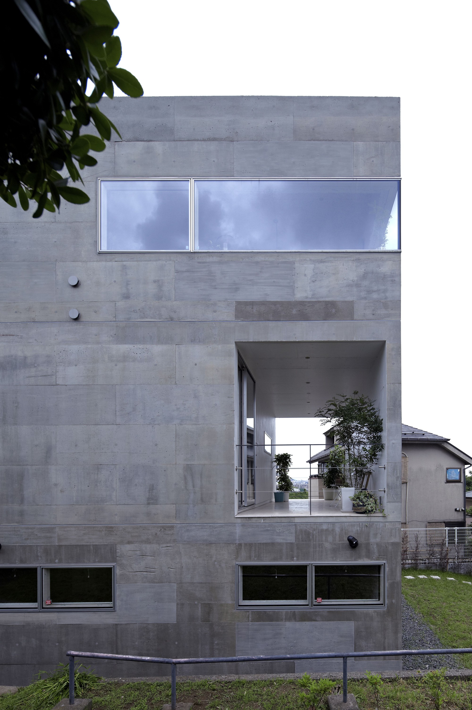 Gallery of Planter House / no.555 3