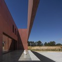  Casa de Três Pátios / Miguel Marcelino - Casas