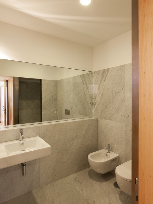 Reabilitação do Edifício Forrester / Correia/Ragazzi Arquitectos - Pia, Banheiro