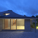 Broken Pitched Roof House / NKS2 Architects - Casas