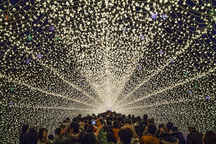 B*m様 LUZeSOMBRA Domingo MOUNTAIN PARAKA Galeria de Espetáculo de milhões de luzes LED transformam um