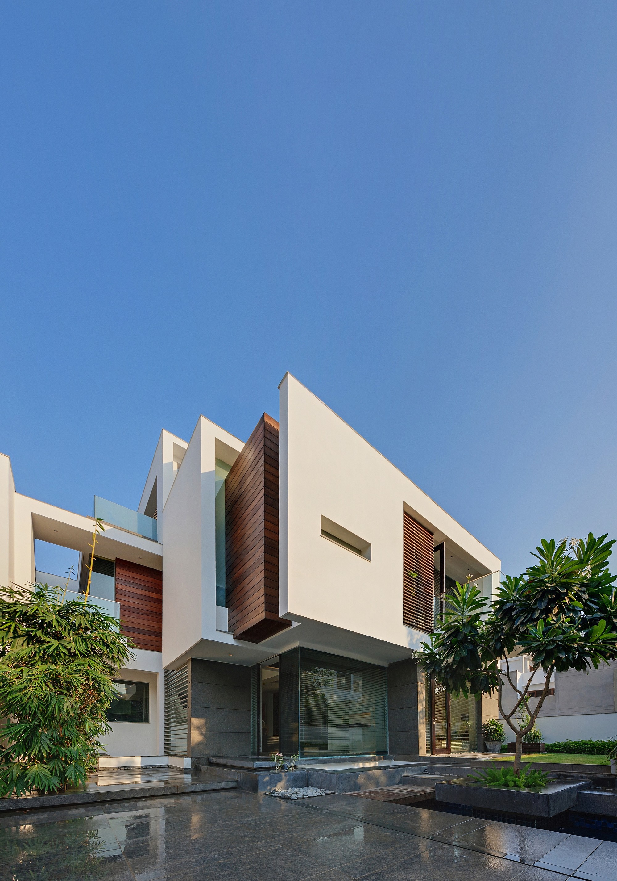 недвижимость. жк «комплекс апартаментов b’aires» щукино. современная недвижимость. модерн дом в швейцарии. апартаменты red7 в москве.