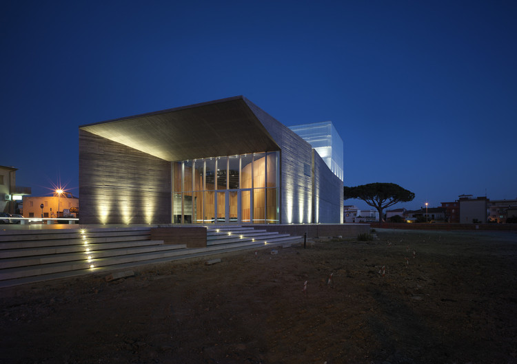 Teatro en Montalto di Castro / MDU Architetti - Más Imágenes