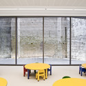 Toy Library and Offices / taller 9s arquitectes - Table, Windows, Chair