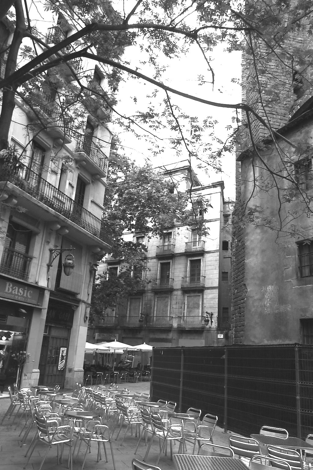 Gallery of Toy Library and Offices / taller 9s arquitectes 16