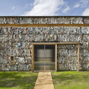 Edifício temporário de escritórios é construído de fardos de papel reciclado em Essen, Alemanha - Image 1 of 4