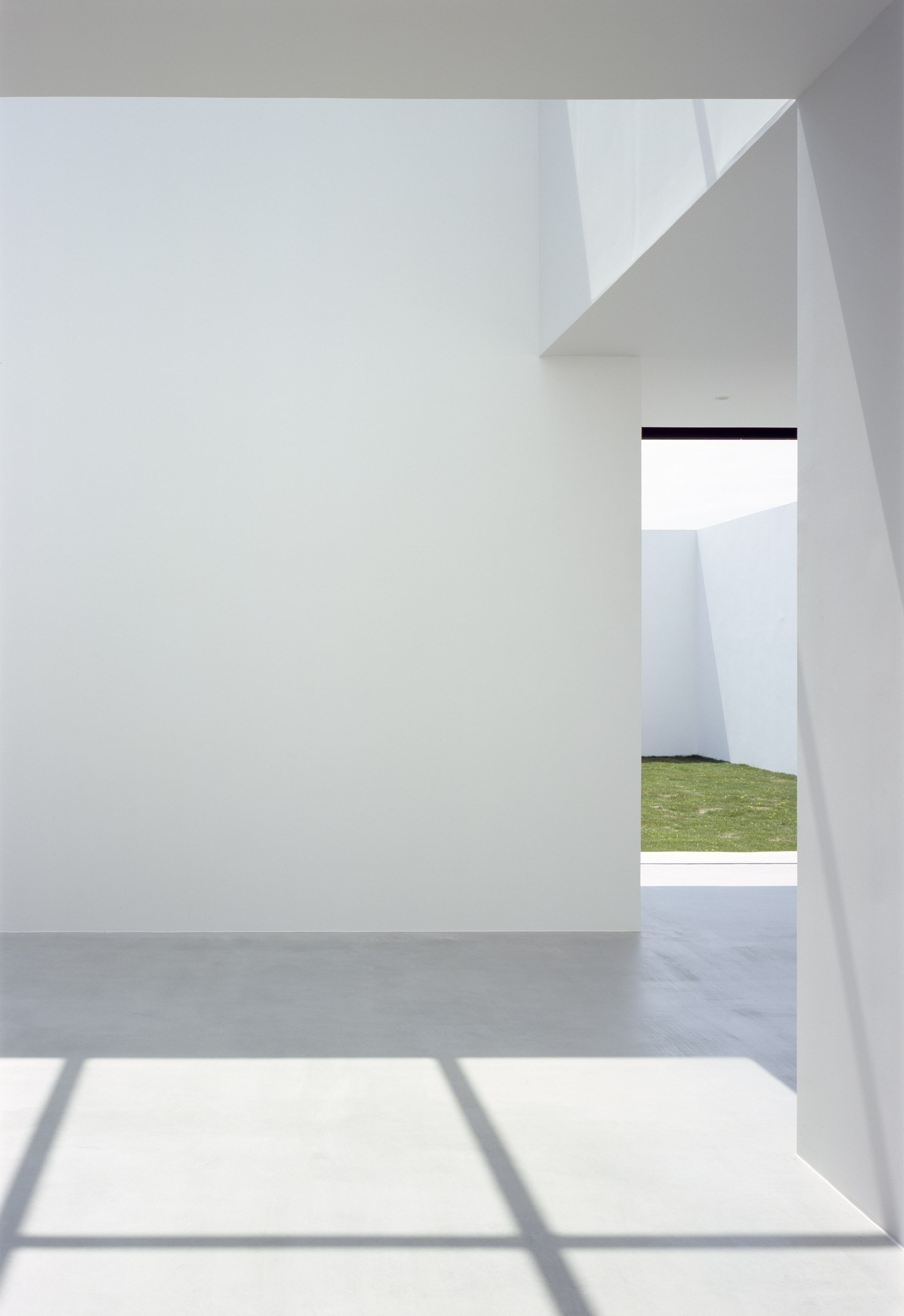 Gallery of Photographer's Weekendhouse / Shin Ohori - General Design - 11