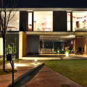 Casa FF / Fritz + Fritz Arquitectos - Casas, Patio interior, Puerta, Fachada