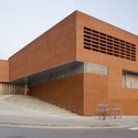 CAP Blanes / aq4 arquitectura - Centro De Salud, Fachada
