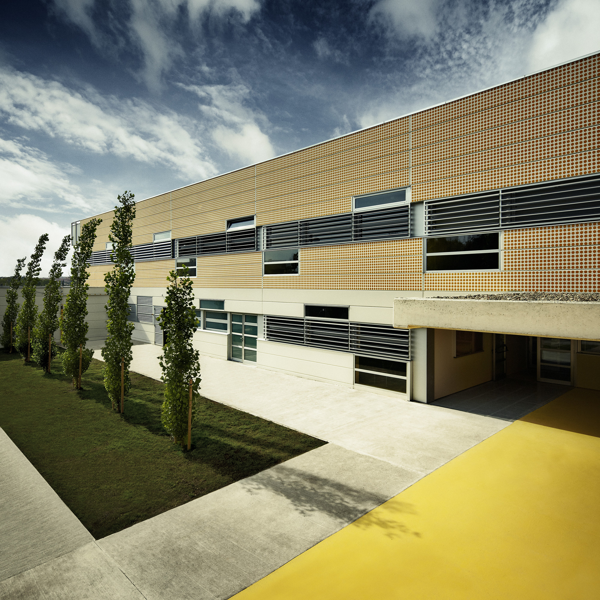Gallery of School in Tarragona / Batlleiroig 16