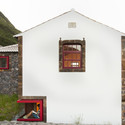 Centro de Interpretación Ambiental en la Isla de São Jorge / Ana Laura Vasconcelos - Fotografía interior, Ventanas, Fachada