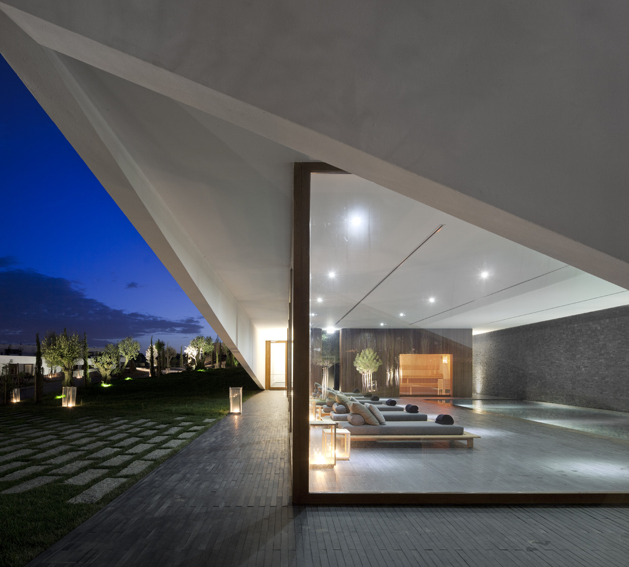 Gallery of L'And Vineyards Hotel / PROMONTORIO + studio mk27 - 4