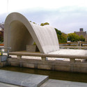 Clássicos da Arquitetura: Centro da Paz de Hiroshima e Parque Memorial / Kenzo Tange - Memorial