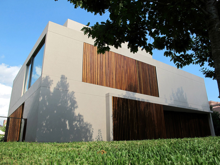 Casa en Tigre / FILM-Obras de Arquitectura - Fachada