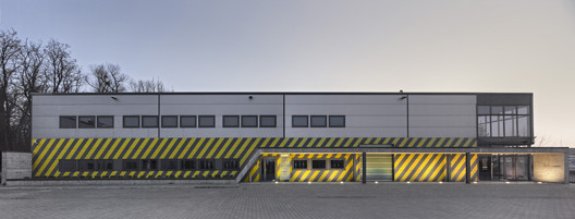 Office-Garage / Ultra Architects - Windows