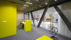 Office-Garage / Ultra Architects