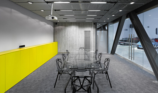 Office-Garage / Ultra Architects - Table, Chair