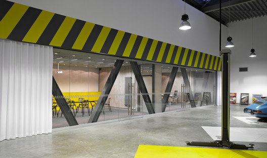 Office-Garage / Ultra Architects - Image 8 of 19