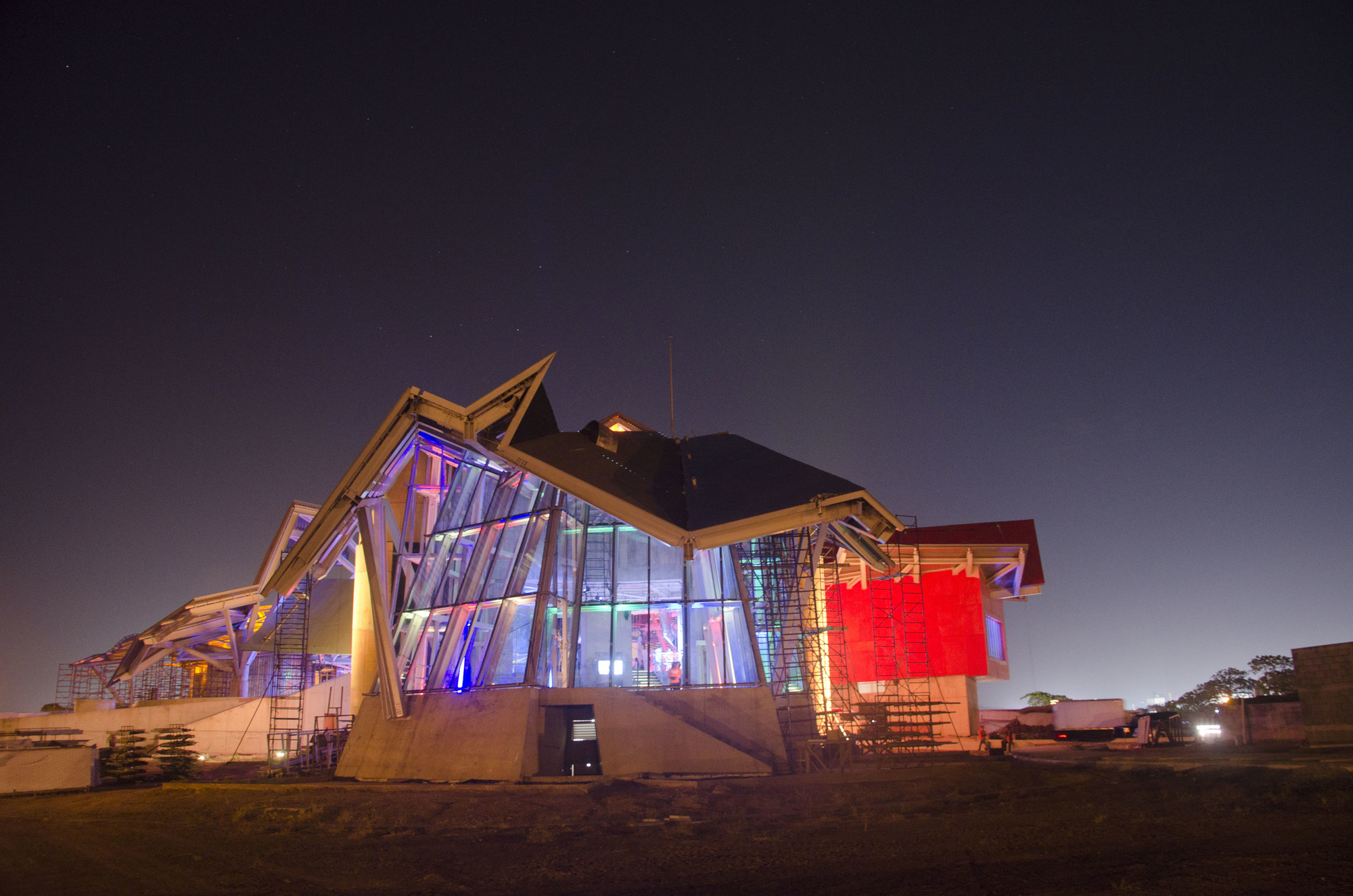 En Construcción Noticias: Nuevas Imágenes del Biomuseo de Frank Gehry, Cortesia de Victoria Murillo/ Istmophoto.com / Biomuseo
