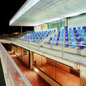 Pista de Atletismo de Calvià / Niu Arquitectura - Estadios, Barandas, Cierros