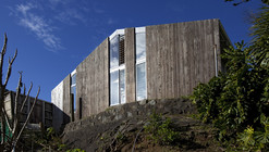 Thomson Cottage Renovations and Addition / Bonnifait + Associates