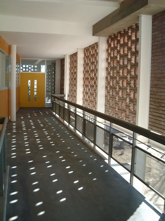 Galería de Escuela Juan de Dios Aldea / + Pilar García + Gonzalo