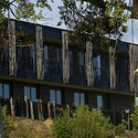 Hotel Arrebol Patagonia / Harald Opitz - Hoteles, Fachada, Bosque