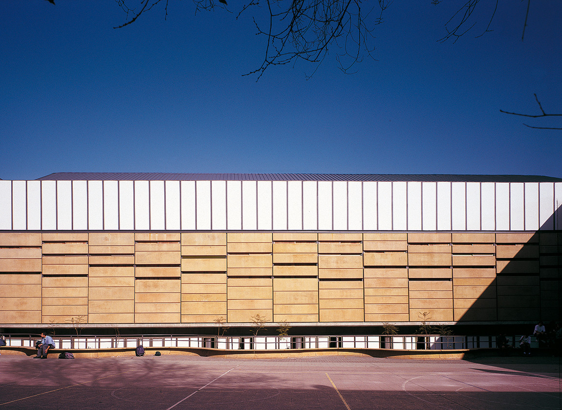 Galería de Colegio Calasanz Teodoro Fernandez Arquitectos / Teodoro