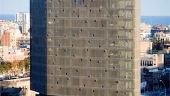 Edificio Corporativo Indra /  + R&AS + b720