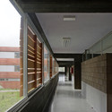Escuela Rafael Arozarenas / AMP Arquitectos - Escuelas