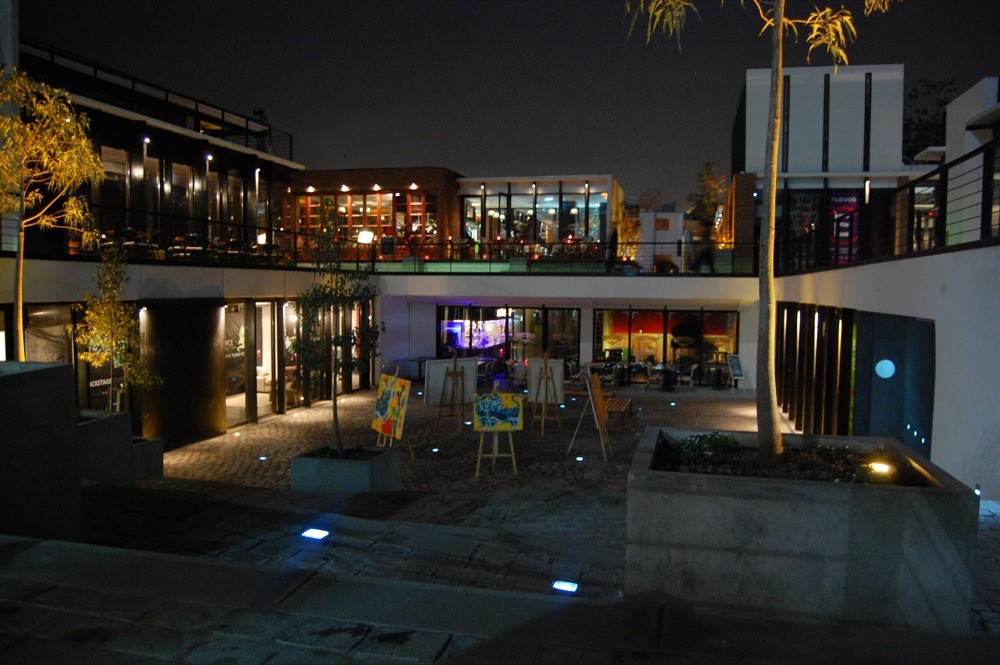 Galería de Patio Bellavista Segunda Etapa / Lira y Tuckerman