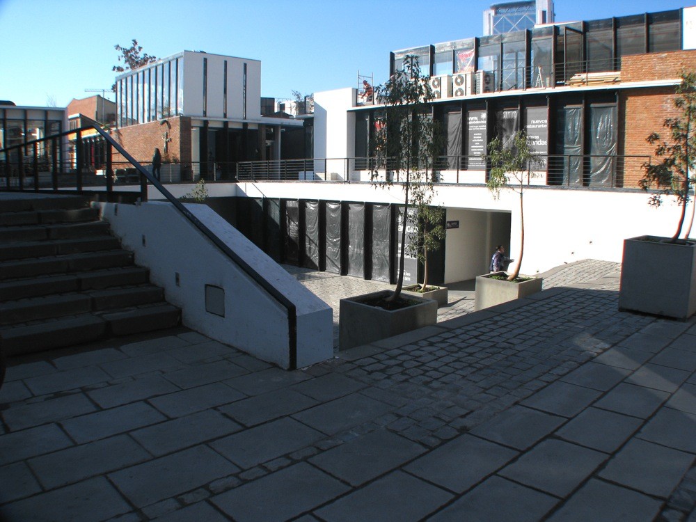 Galería de Patio Bellavista Segunda Etapa / Lira y Tuckermann