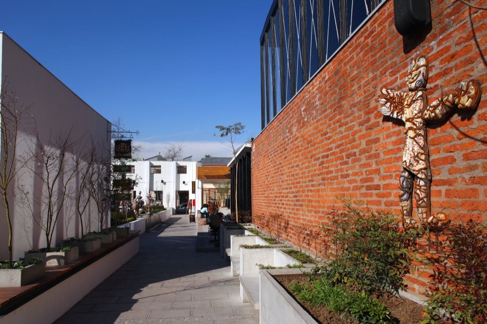 Galería de Patio Bellavista Segunda Etapa / Lira y Tuckermann