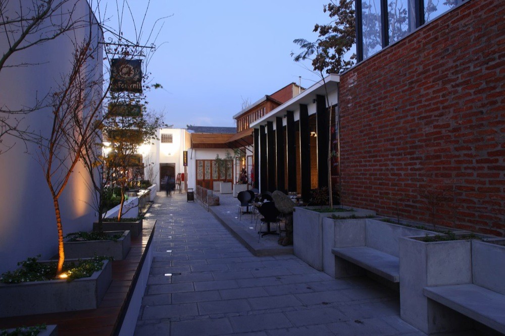 Galería de Patio Bellavista Segunda Etapa / Lira y Tuckermann